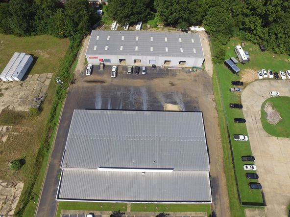 Showroom / Office / Warehouse Gluckstadt: 141 Enterprise Drive, Madison, MS 39110